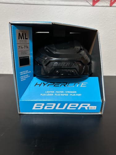 Used Medium/large Bauer Hyperlite Helmet