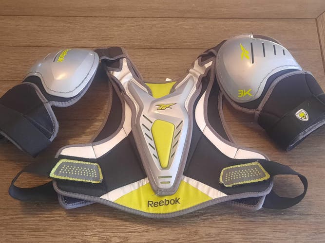 REEBOK 3K Small Lacrosse Should Pads Black, Green and Gray