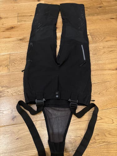 Black Lightly Used Women's Adult Size 8 Full Zip Spyder Ski Pants
