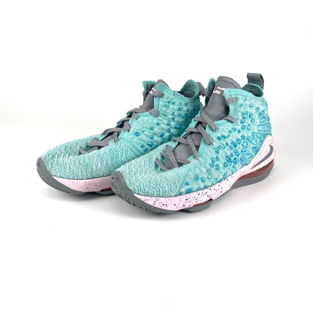 Lebron best sale 17 aqua