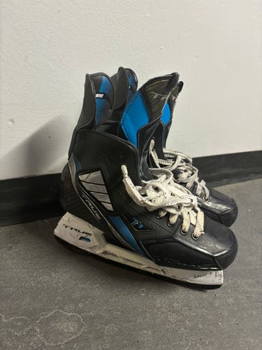 Used Senior True TF9 Hockey Skates Regular Width 8.5