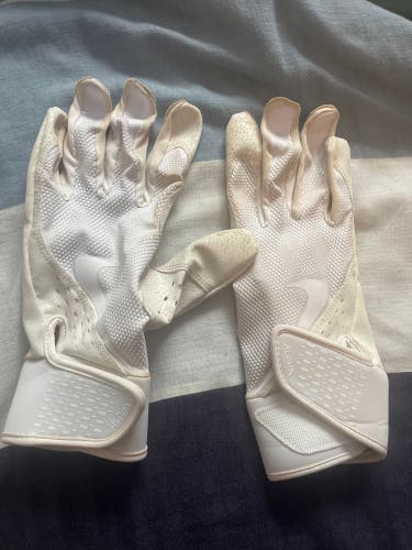 Used Medium Nike Huarache Elite Batting Gloves