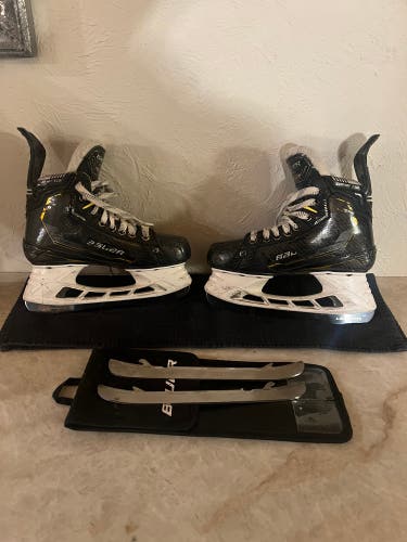 Bauer M5 pro skates (Size 3)