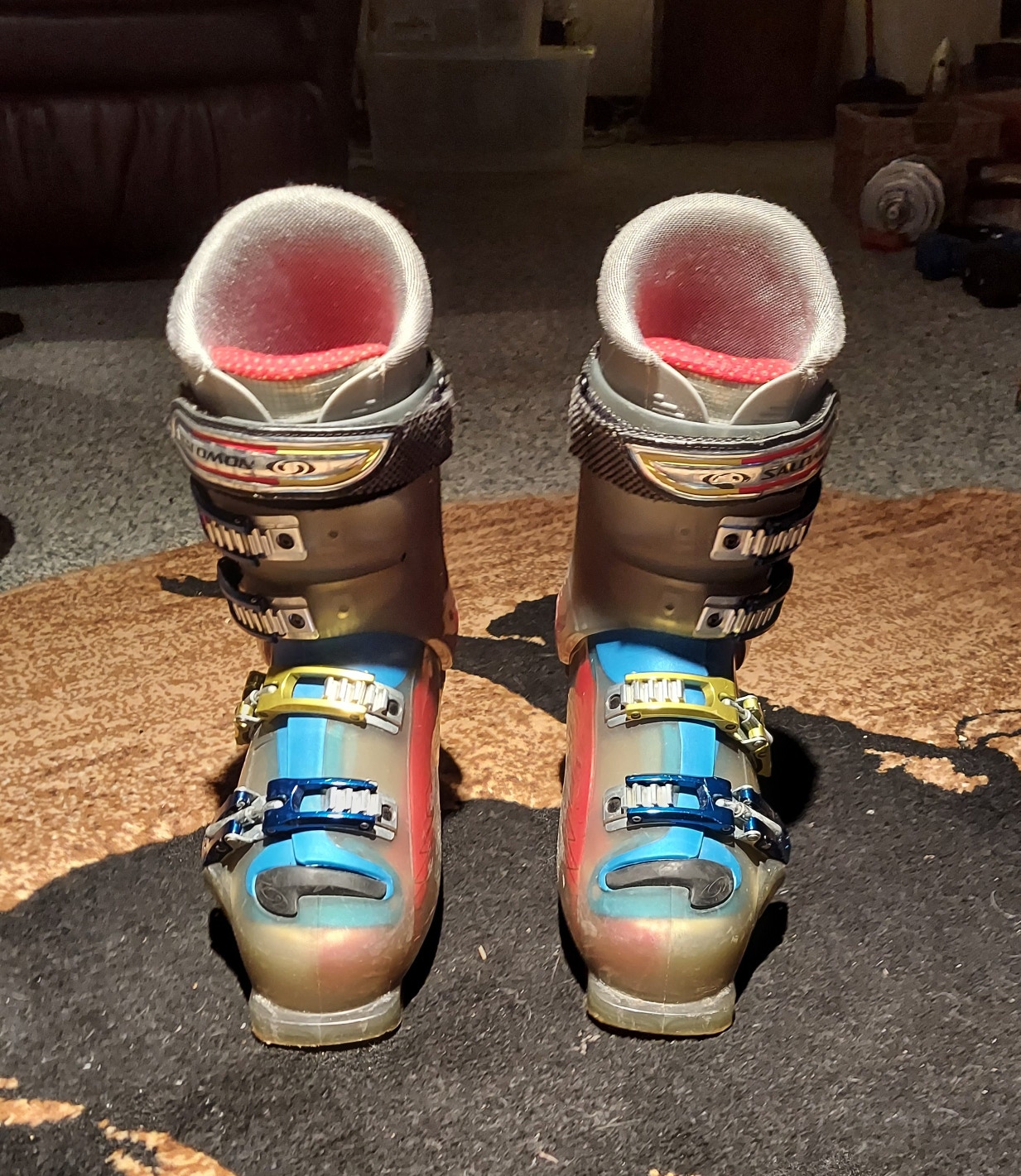 Men's Used Salomon All Mountain Ski Boots Medium Flex