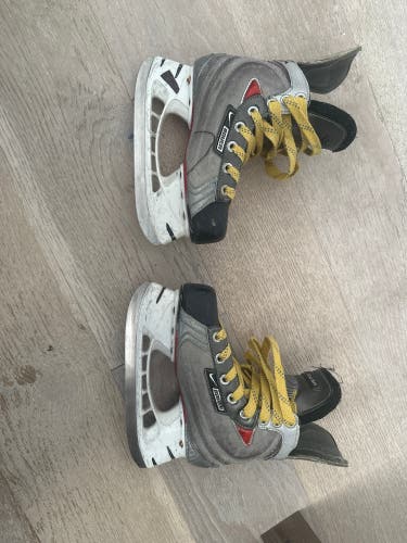 Used Bauer Size 1.5 Vapor XXV Hockey Skates