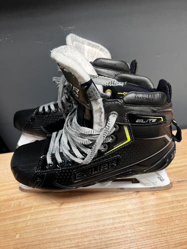 Bauer elite goalie skate. 9.5 fit 1