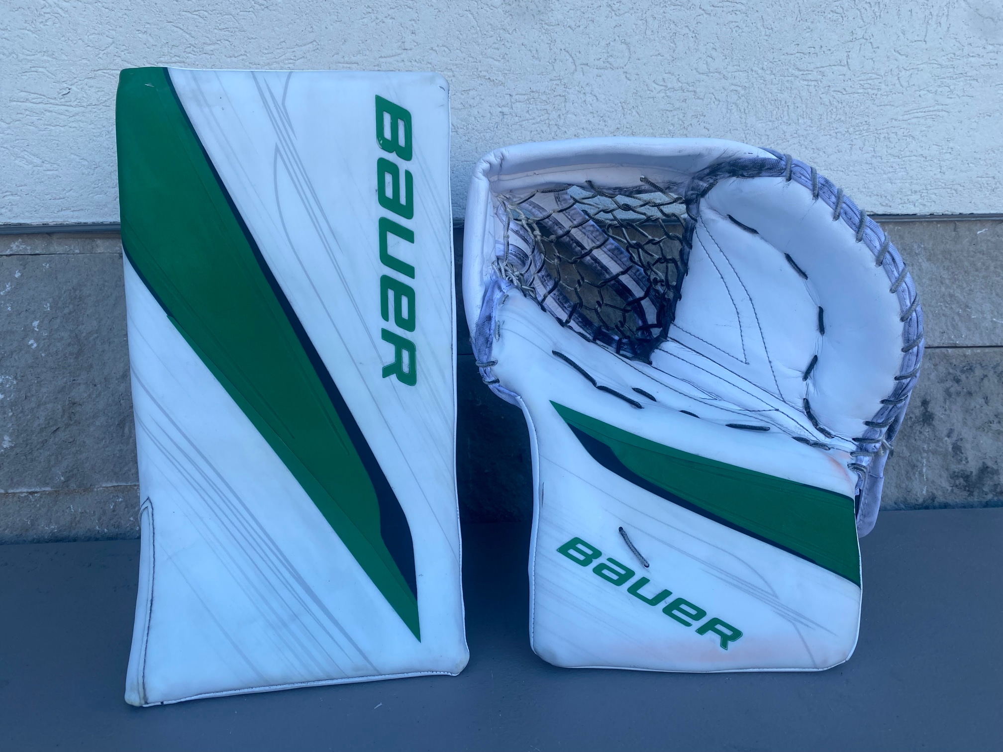 Bauer Hyper2Lite Pro Stock Goalie Glove Set Murray STARS 7223