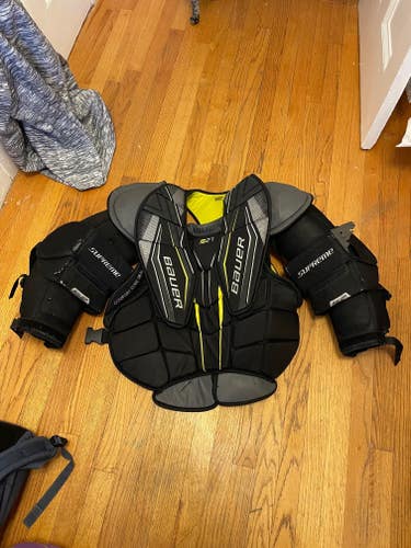 Used Small Bauer Supreme S27 Goalie Chest Protector