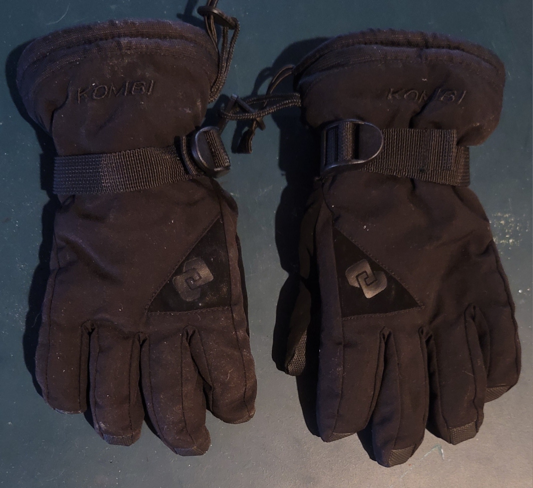 Black Used Large Kids Unisex Gloves