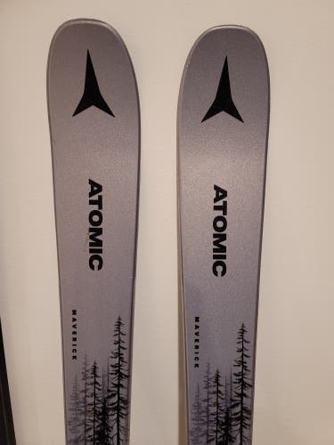 Used Men's 2022 Atomic 173 cm All Mountain Maverick Skis With Bindings Max Din 10