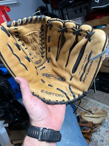Easton Reflex Baseball Glove
