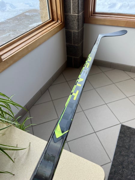 Senior Right Handed P28 Ag5nt Hockey Stick