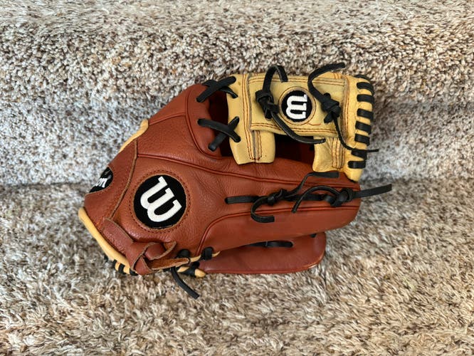 Wilson A500 11” Youth Baseball Glove AO5RB1911