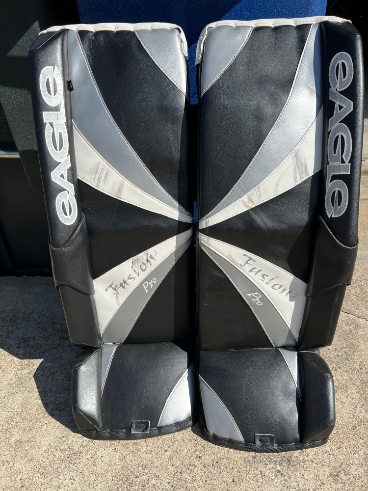 Eagle Fusion 2 Pro goalie leg pads 34” M