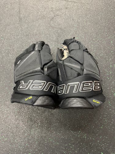 Used Bauer 14" Vapor Hyperlite Gloves