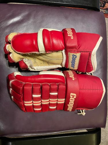 Cooper Red Wings (RWP) Vintage 80s Hockey gloves /16” BDP model