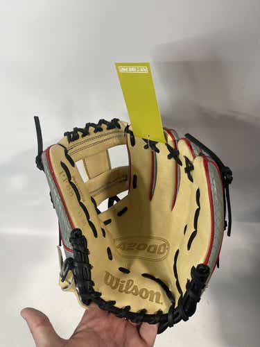 Used Wilson A2000 11 1 4" Fielders Gloves