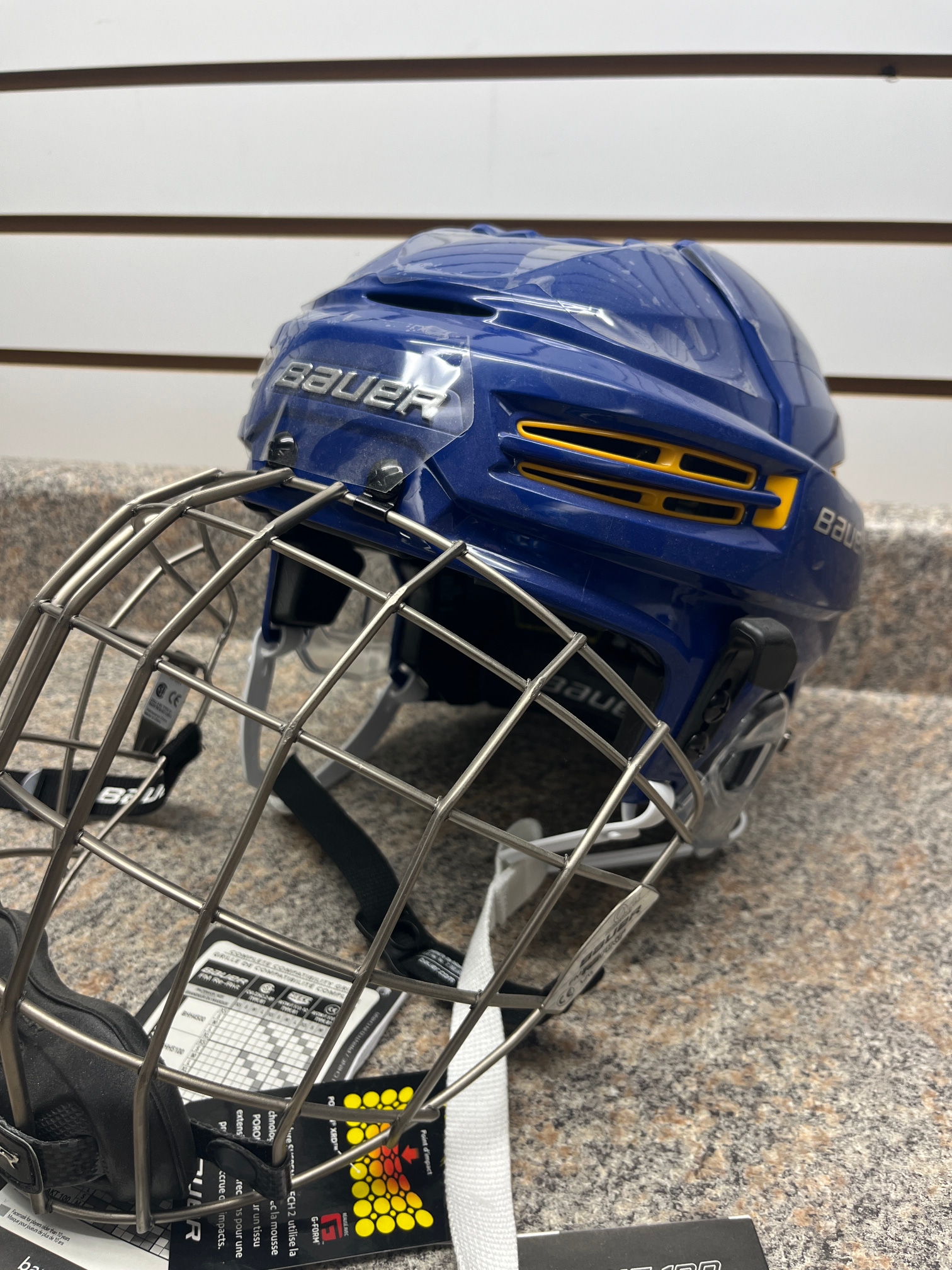 New Large Bauer Re-Akt 100 Combo Helmet