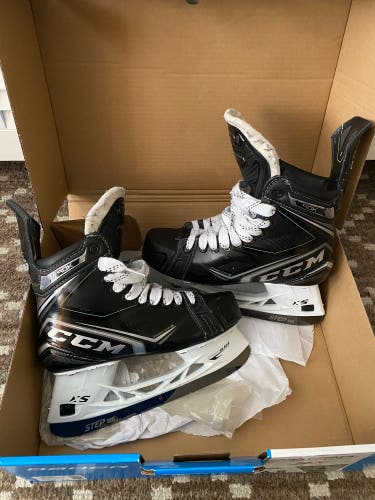 Used CCM Regular Width  7 RibCor 90K Hockey Skates