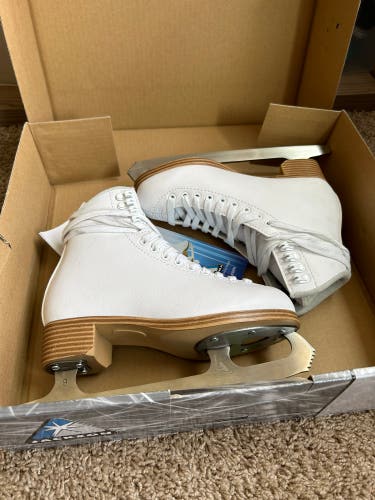 Jackson Classic 200 Girls Figure Ice Skates