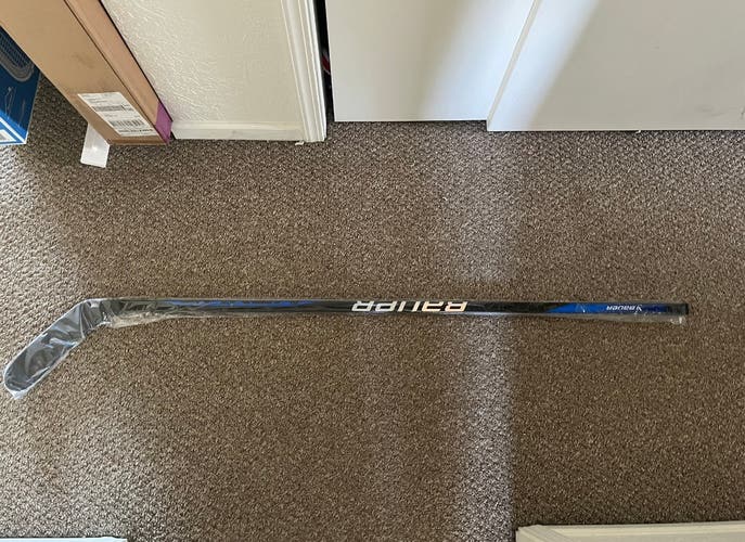 Senior Left Hand P28 Pro Stock Nexus Sync Hockey Stick