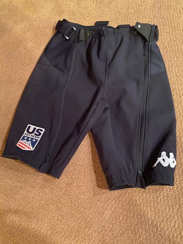Black Used Medium  Ski Pants