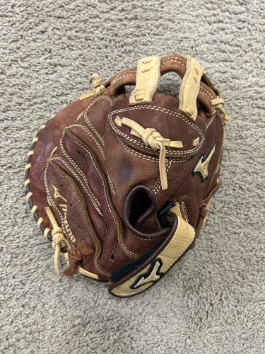 Mizuno MVP Fastpitch Catchers Mitt: GXS58 34" Catcher's Glove