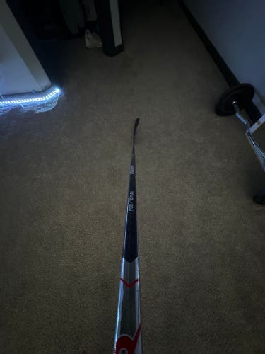 Senior Left Hand P28 Vapor Hyperlite Hockey Stick