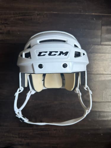 New CCM Vector V08 Helmet Medium White