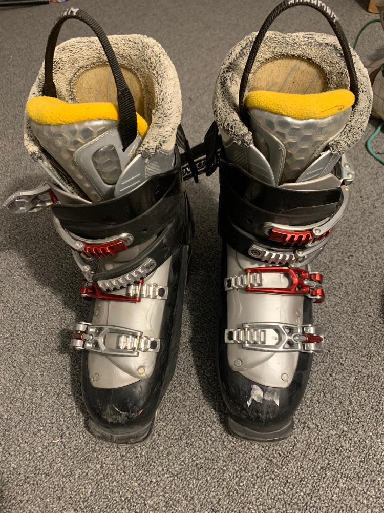 Salomon Ski boots - womans - size 26/26.5 - Irony 7.5 / 307mm