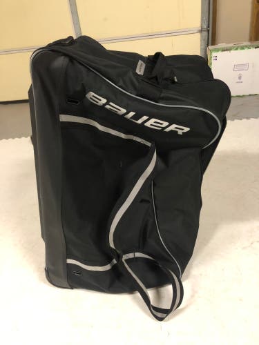 Bauer Junior Hockey Bag with Wheels
