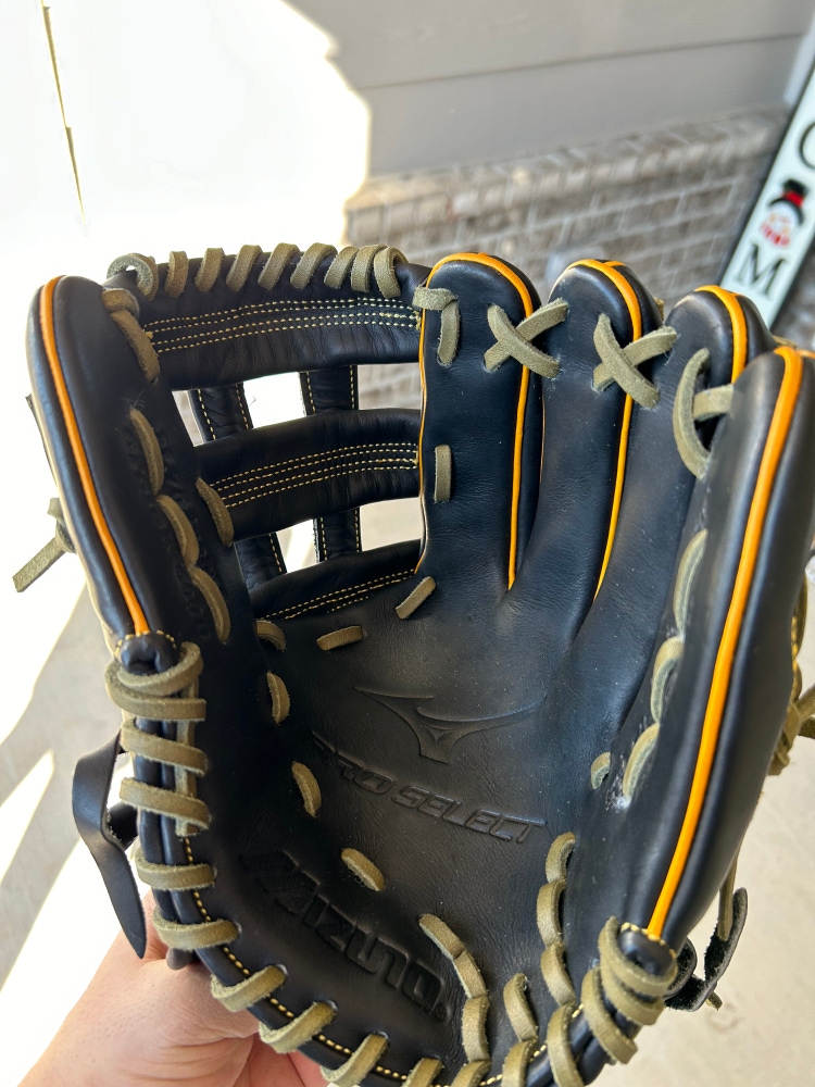 New Right Hand Throw 11.75" Baseball Glove