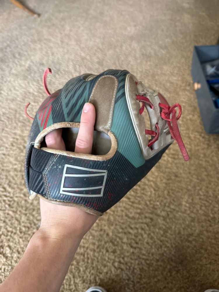 Used 2021 Infield 11.5" REV1X Baseball Glove