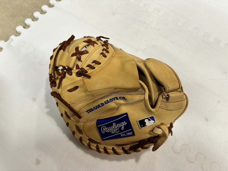 New 2022 Rawlings Right Hand Throw Catcher's Heart of the Hide Baseball Glove 32.5"