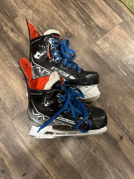 Intermediate Bauer Regular Width Size 5 Vapor X3.7 Hockey Skates