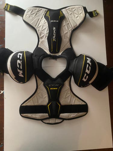 Senior Used Medium CCM Tacks Shoulder Pads