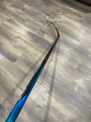 *NEW* Senior RH Nexus Sync Hockey Stick