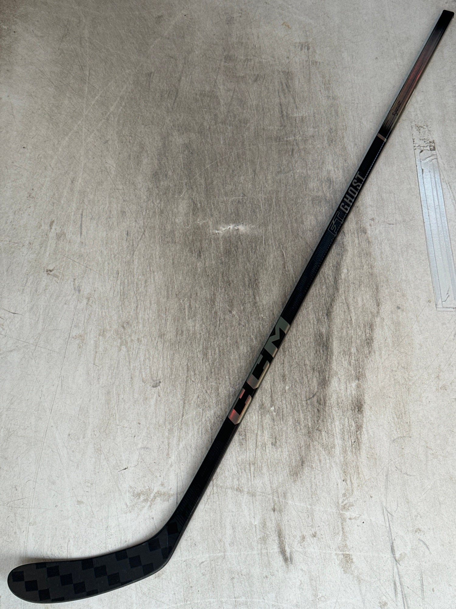 NEW CCM FT Ghost RH, 75/P28 Hockey Stick | SidelineSwap