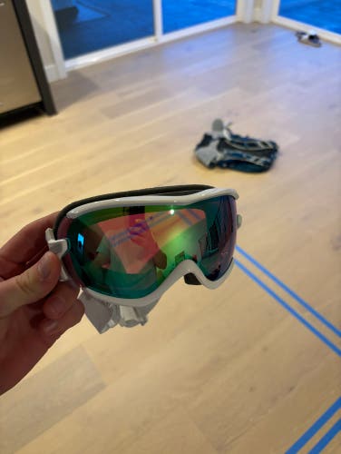 Women's Smith Ski Goggles