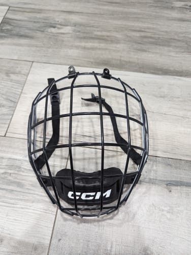 Used Large CCM Full Cage Oreo