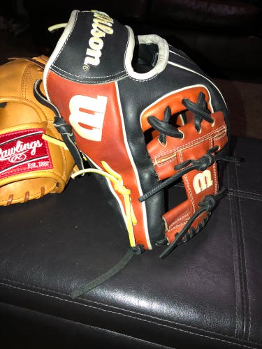 2022 Right Hand Throw 11.75" A2000 Baseball Glove
