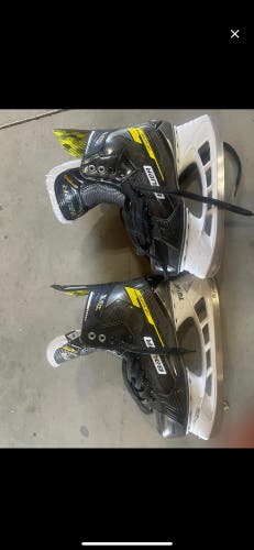 Used Bauer Regular Width 8 Supreme M3 Hockey Skates