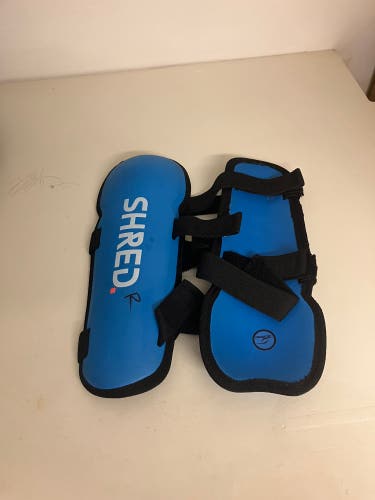 SHRED SKI RACING SHOULDER PADS