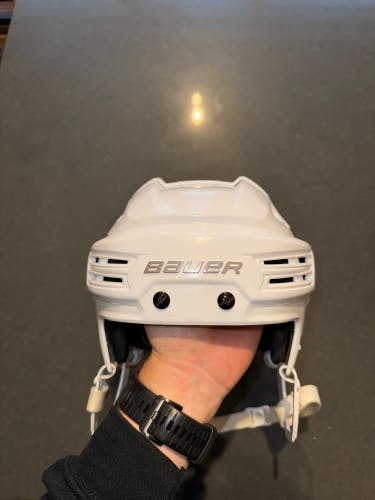 Used Small Bauer  Re-Akt 200 Helmet