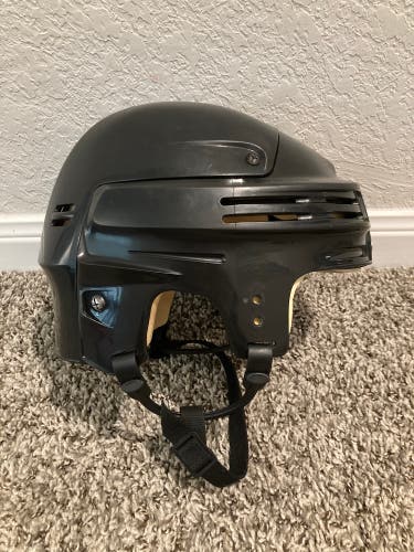 Used Large Bauer 4500 Helmet