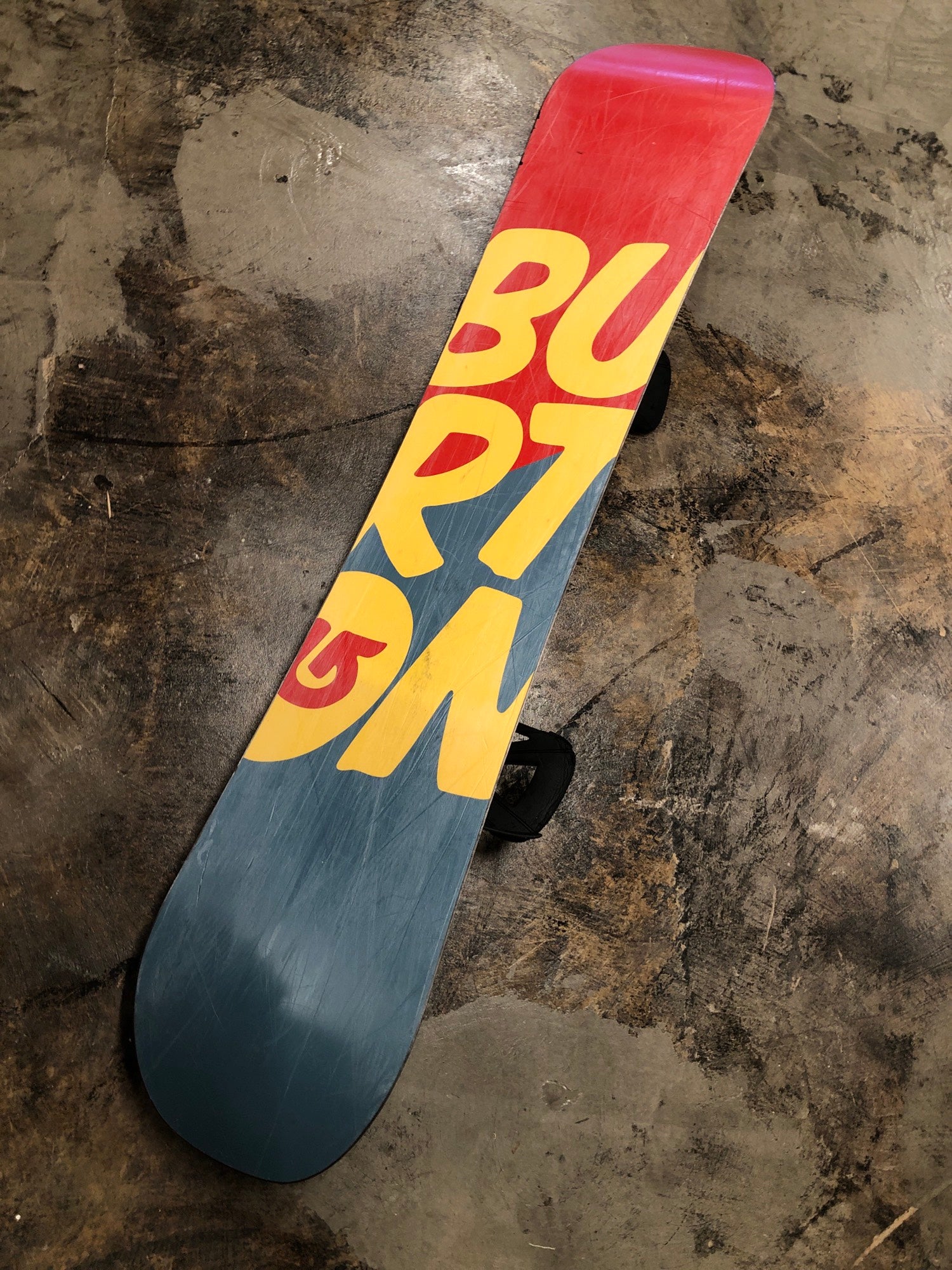 Used 148cm Burton Descendant Snowboard With Burton Custom Bindings