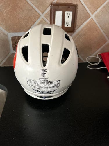 Cascade white helmet