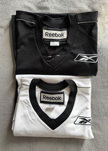 Pair of Reebok Edge 1.0 Style Hockey Practice Jersey Number 28 Black and White Size Large