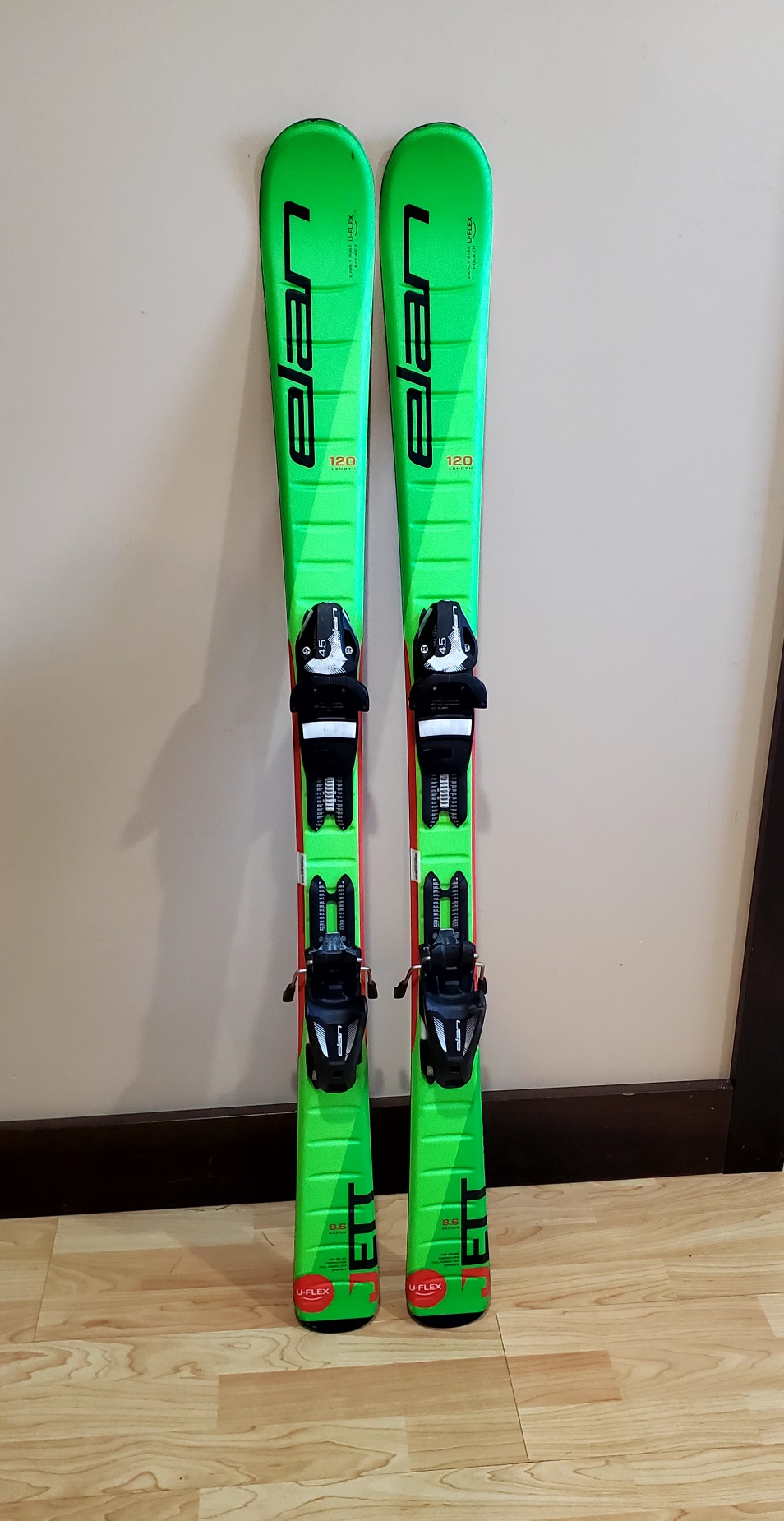 Used Kid's Elan 120 cm All Mountain  Skis W/Bindings 4.5 intermediate.