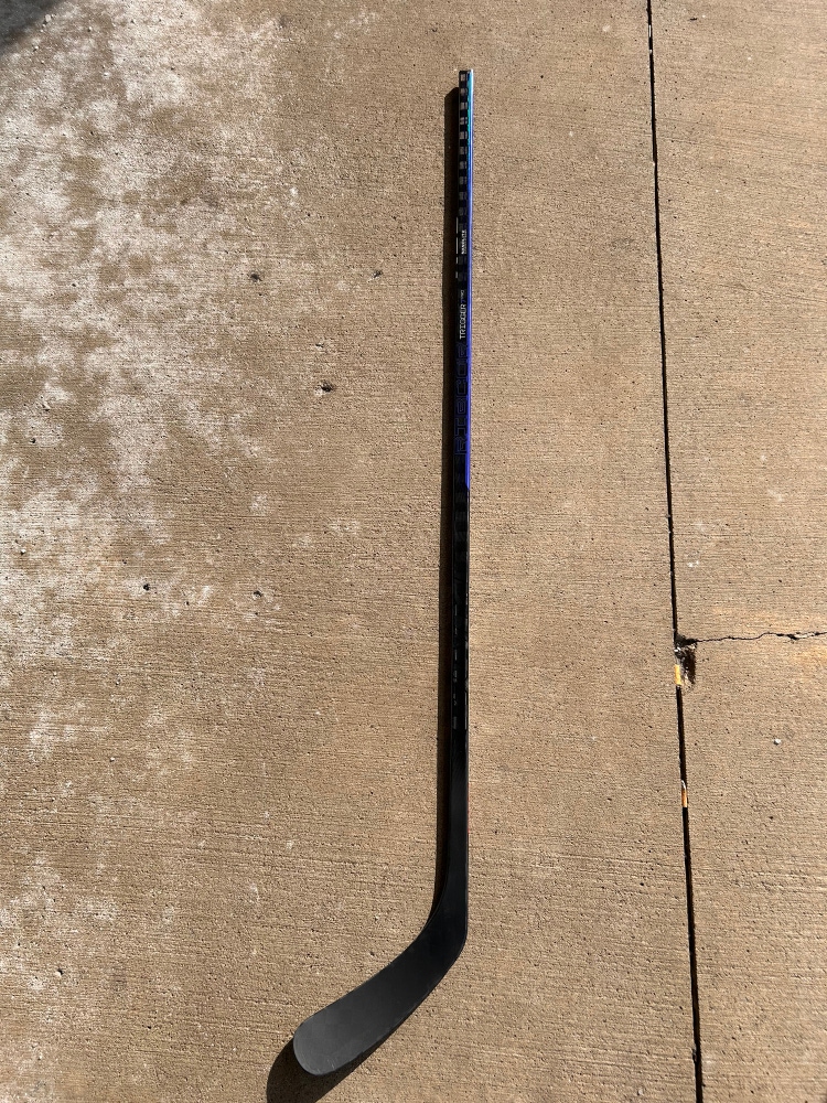 New Right Handed P29 Pro Stock Emery RibCor Trigger 7 Pro Hockey Stick